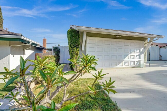 Foto del edificio - Spacious 4-Bedroom Whittier Home with Updated Kitchen