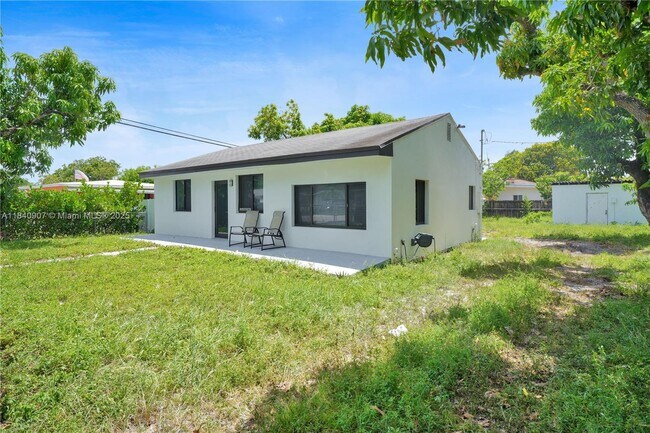 Foto del edificio - 10424 NW 33rd Ave