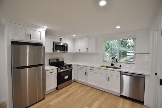 Foto del edificio - 14830 Dickens St