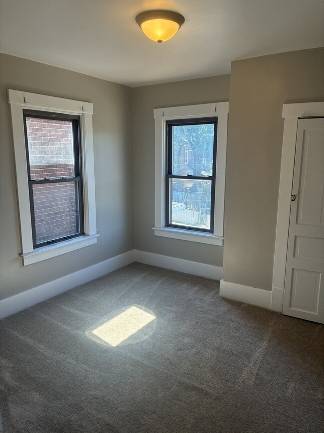 Building Photo - 486 McCargo St
