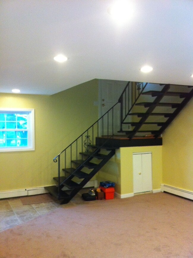 Building Photo - 17 Alpine Dr