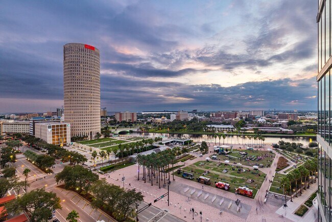 Foto del edificio - 777 N Ashley Dr