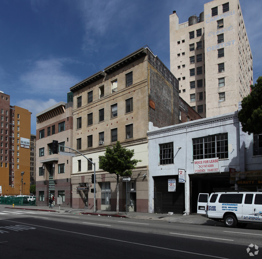Primary Photo - Dewey Hotel Apartments