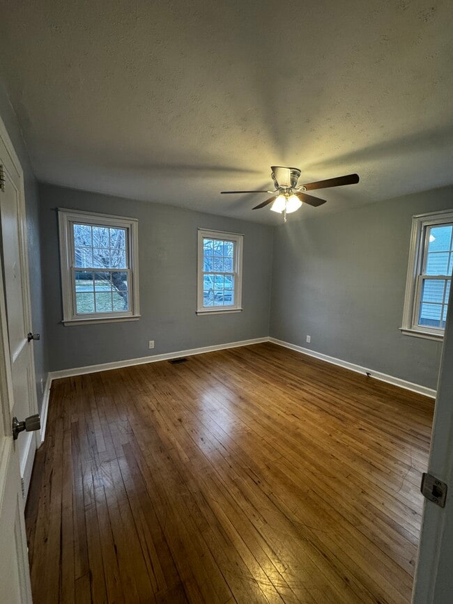 Foto del edificio - 937 Shamrock Ave