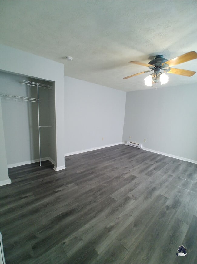 Building Photo - CNC Leasing Group