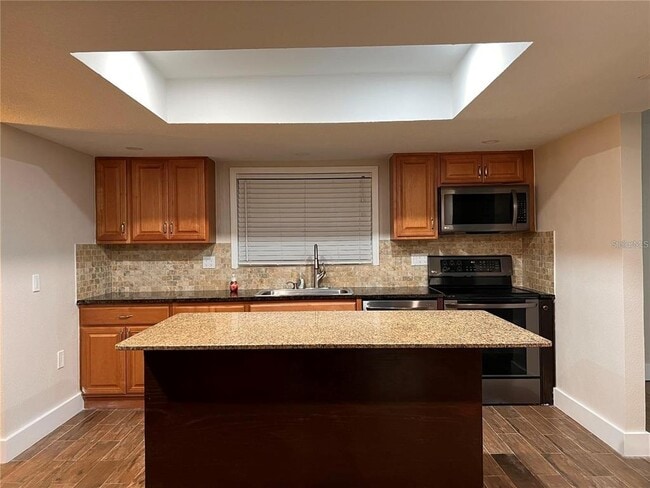 Building Photo - 14715 Bayonne Rd