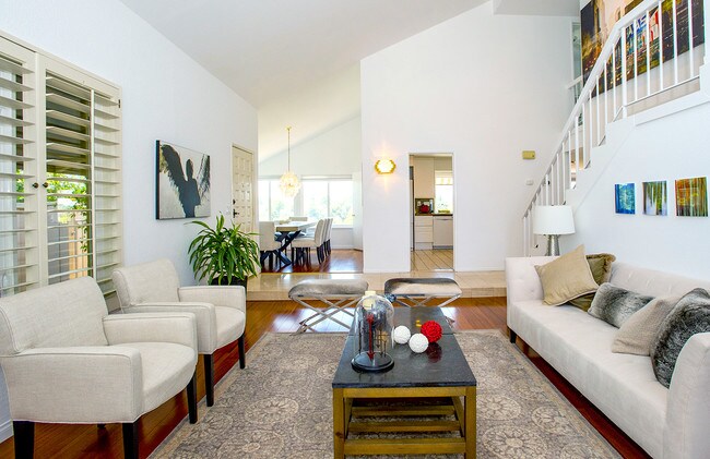 Foto del edificio - 10228 Mossy Rock Cir