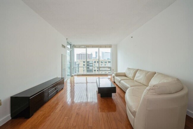 Foto del edificio - 20 Newport Pkwy