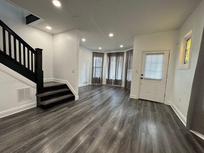 Foto del edificio - Stylish 3-Bedroom Home in Hackensack, NJ for Rent