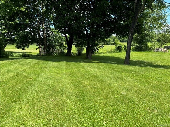 Foto del edificio - 2 Maple Pl