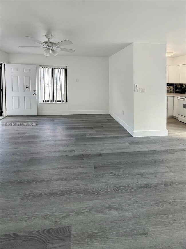 Building Photo - 852 SW 1st St