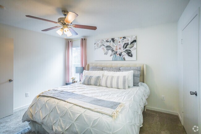 2 HAB, 2 BA - 1018 ft² - Shadow Lake Apartments