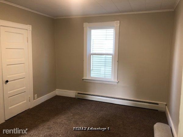 Building Photo - 3 br, 1 bath Apartment - 15 Lyon St