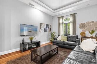Building Photo - 14590 Damai Ln