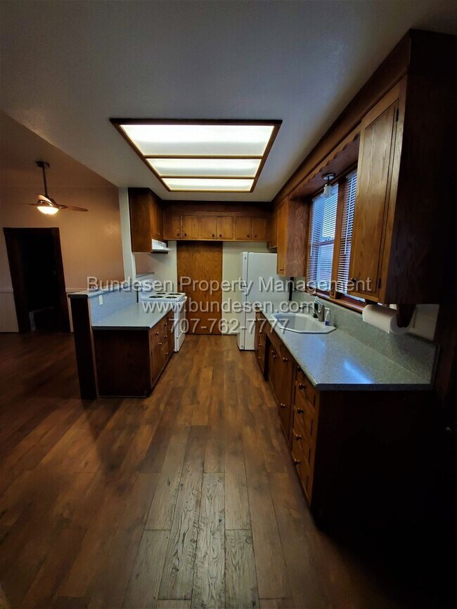 Foto del edificio - Beautiful Turn-of-the-Century Farmhouse on Working Ranch - Rural Petaluma