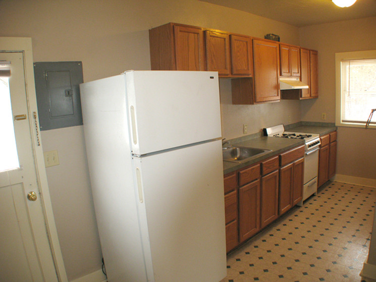 Primary Photo - 1006 W Pine St