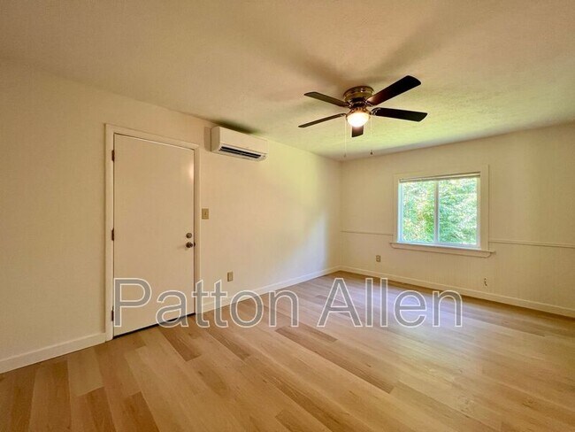 Foto del edificio - 239 Cedar Hill Rd