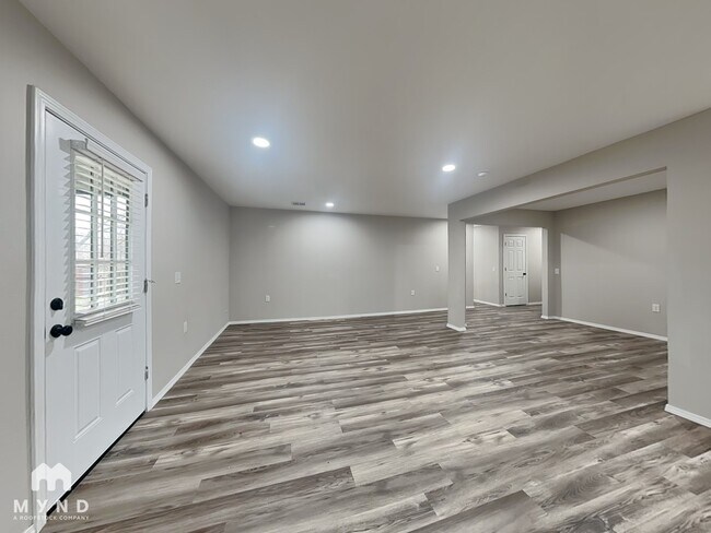 Foto del edificio - 3212 E Noble Dr