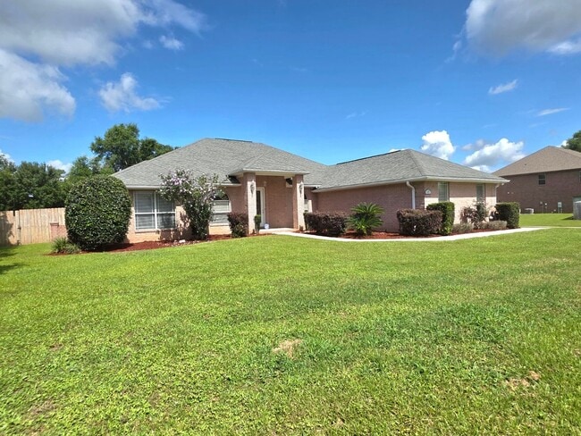 Building Photo - Backyard Paradise in Gated Cottonwood!