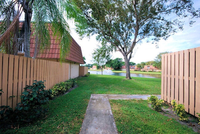 Building Photo - 582 Green Springs Pl
