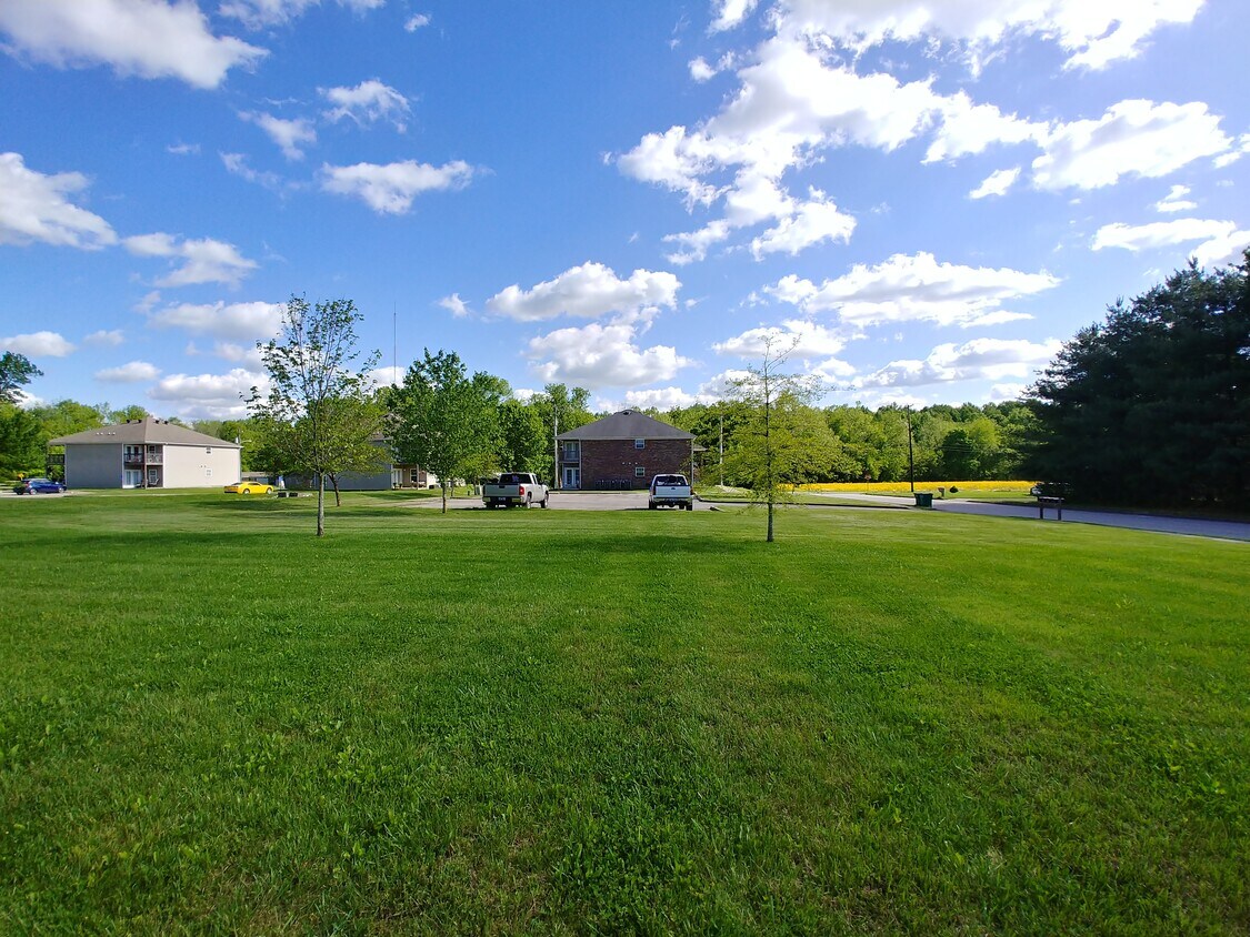 Building Photo - 462 Springfield Rd