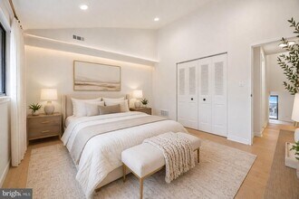 Building Photo - 30 N Waterloo Rd