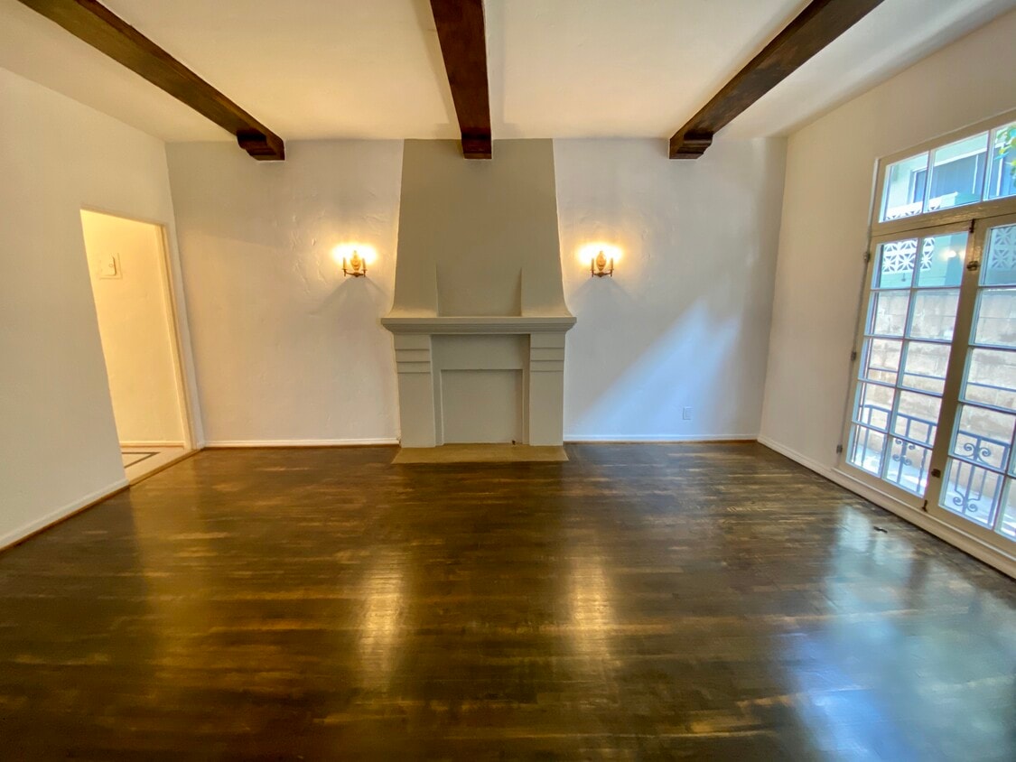Foto principal - 8317 Blackburn Ave