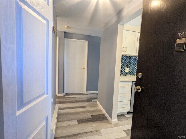 Building Photo - 249 Watertree Dr