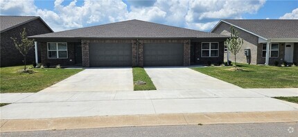 Building Photo - 517 NW 68th Ave