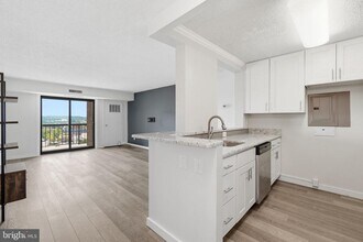Building Photo - 200 N Pickett St