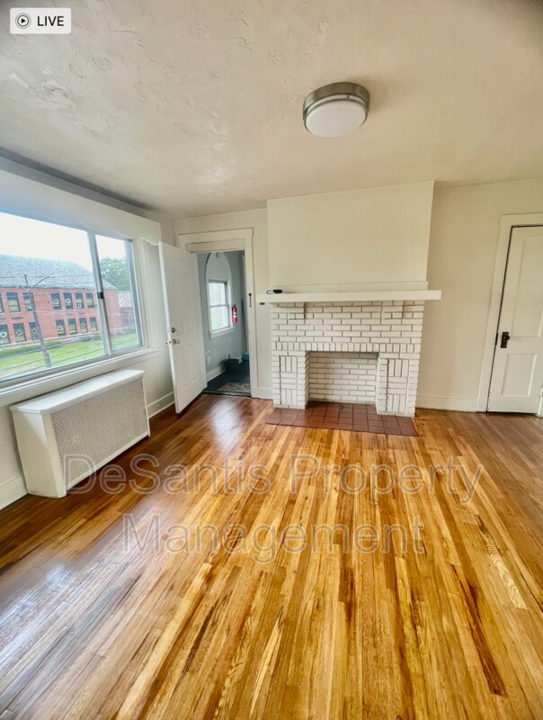 Foto del edificio - 2357 Brownsville Rd