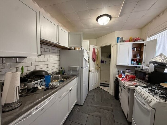 Foto del edificio - $2,800 | 4 Bedroom, 2 Bathroom House | NO ...