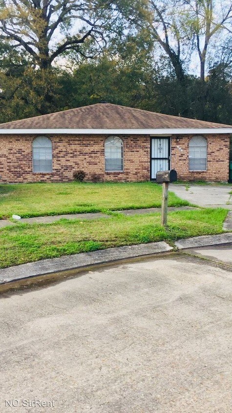 Primary Photo - 3 br, 2 bath House - 608 Hooter Rd.