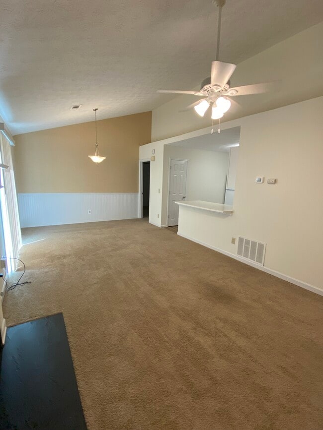 Building Photo - 1105 Rook Pl