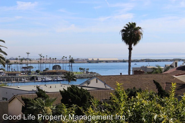 Building Photo - 3029 Nichols St