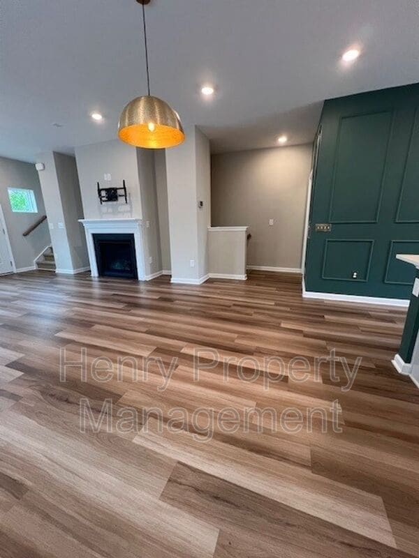 Building Photo - 4023 Mahal Ave