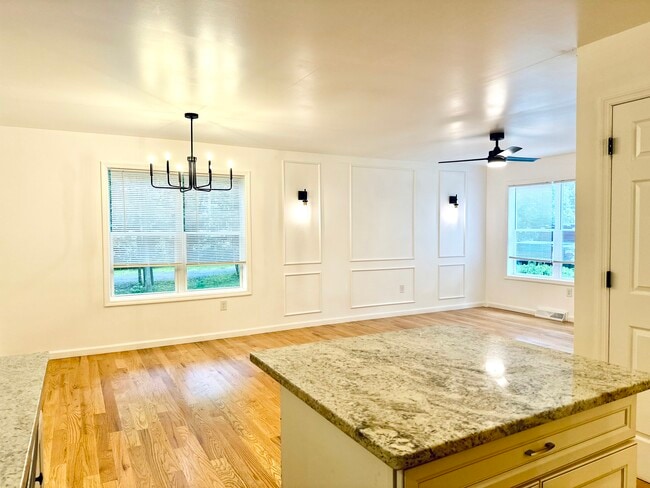 Building Photo - 21 Loughberry Rd S