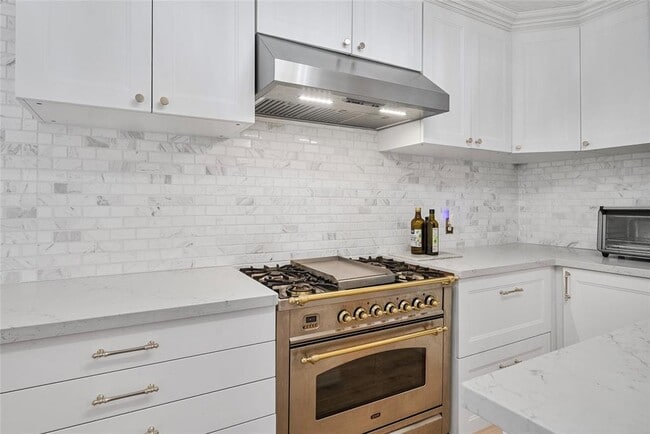 Foto del edificio - 8033 Oakwood Forest Dr