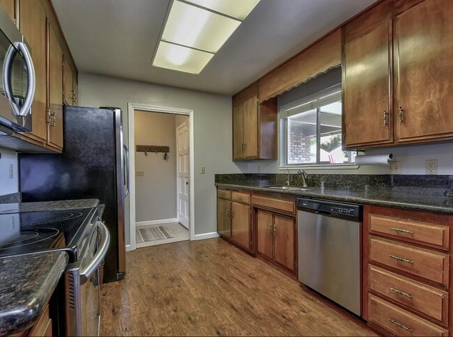 Building Photo - 1689 Jeffrey Dr