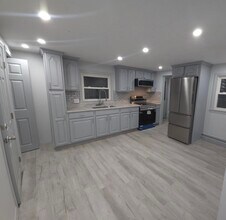 Building Photo - 25 Moraine Pl
