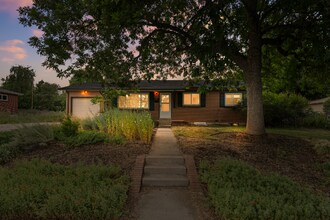 Building Photo - 571 S Taft St