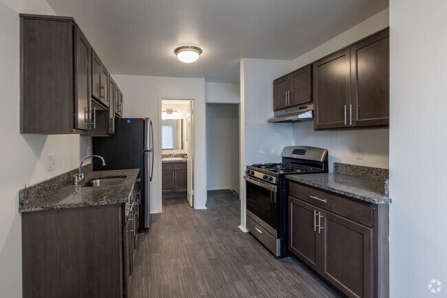 2 habitaciones, 1.5 baños - 892 pies cuadrados - Cocina - Kensington Place Townhomes