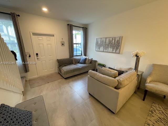 Foto del edificio - 1524 SW 28th St