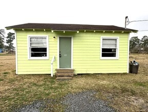 Building Photo - 160 Hebert St