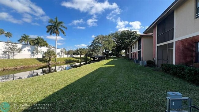 Foto del edificio - 9621 NW 4th St