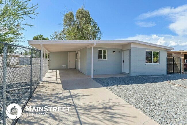 Foto del edificio - 8601 E Mormon Dr