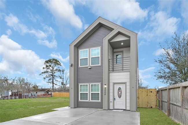 Building Photo - 8008 Birmingham St