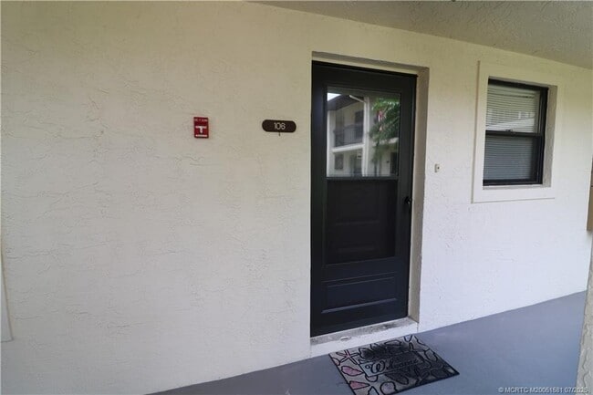 Foto del edificio - 241 SW South River Dr