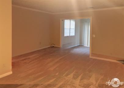 Building Photo - 2035 Charter Manor