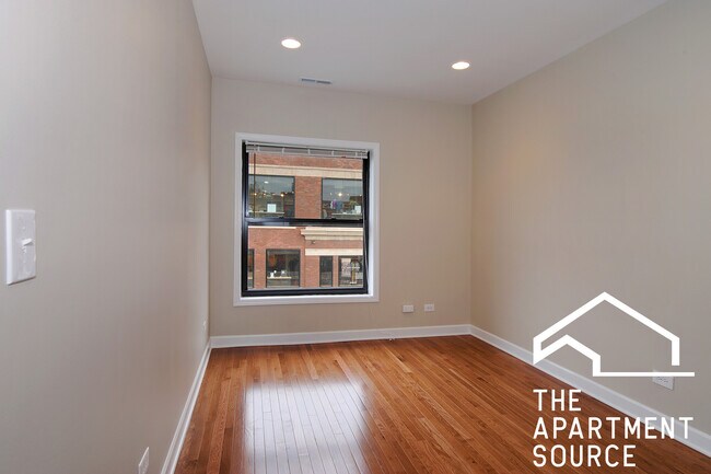 Foto del edificio - 1802 N Sheffield Ave